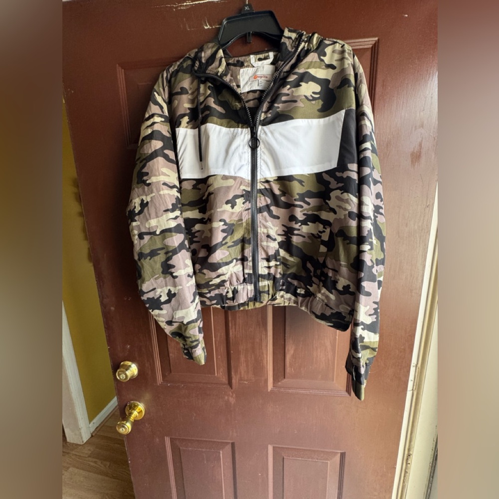 Orange Kiss Camo Windbreaker NWT Size XL